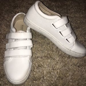 Kenneth Cole Reaction sneakers